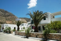 Overview of Morfeas Apartments, Kamares, Sifnos